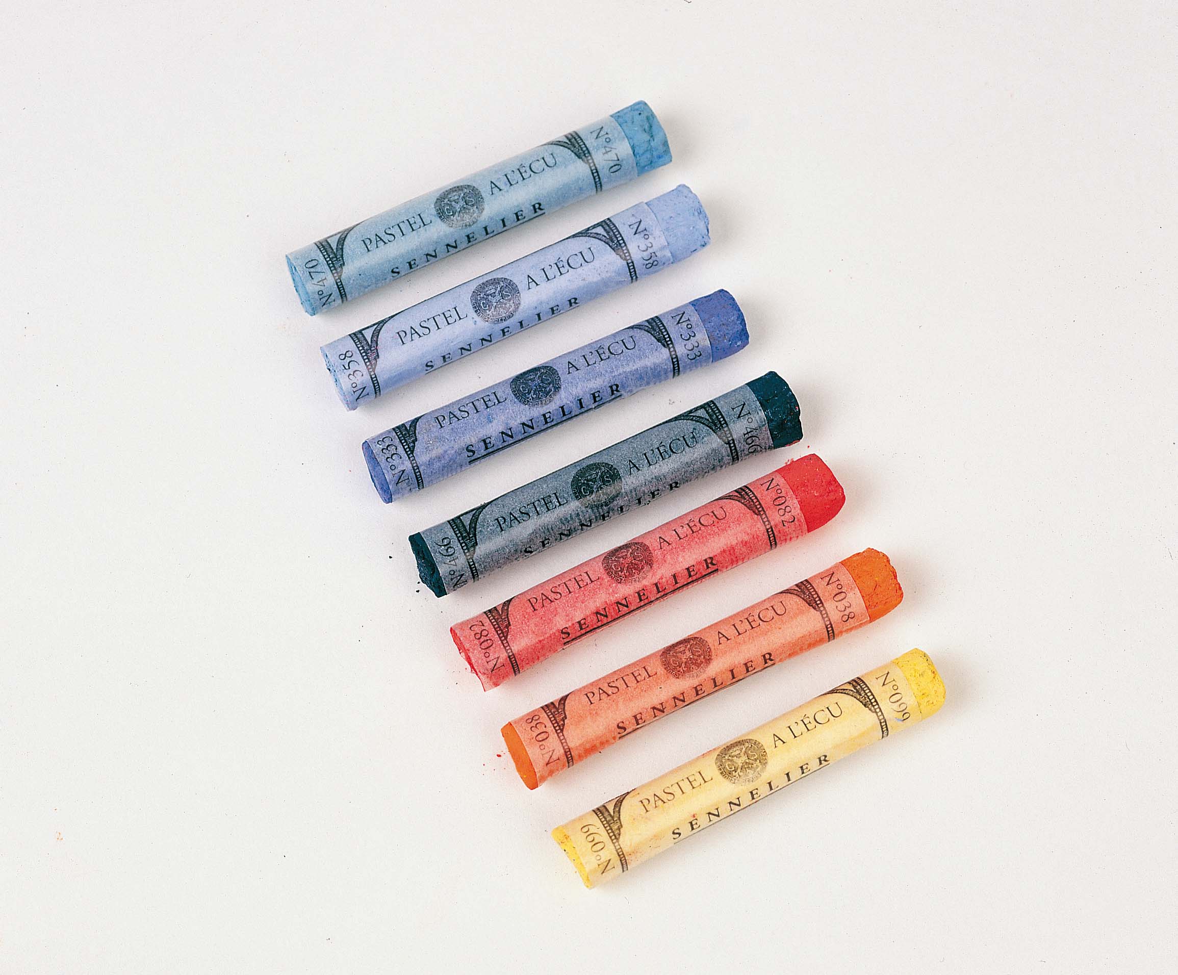 The range of Pastels à l'écu